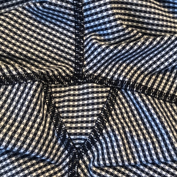 9/10 Excellent Condition Gingham Luon White Black - Picture 3 of 7